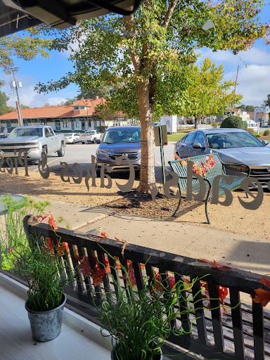 211 Main Street Restaurant & Bakery